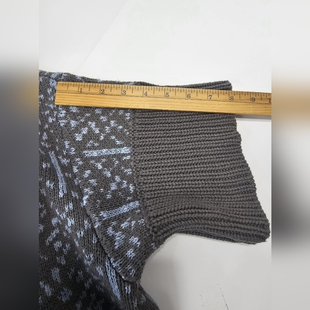 Gray and Blue Patterned Button-Up Cardigan - Picture 6 of 10